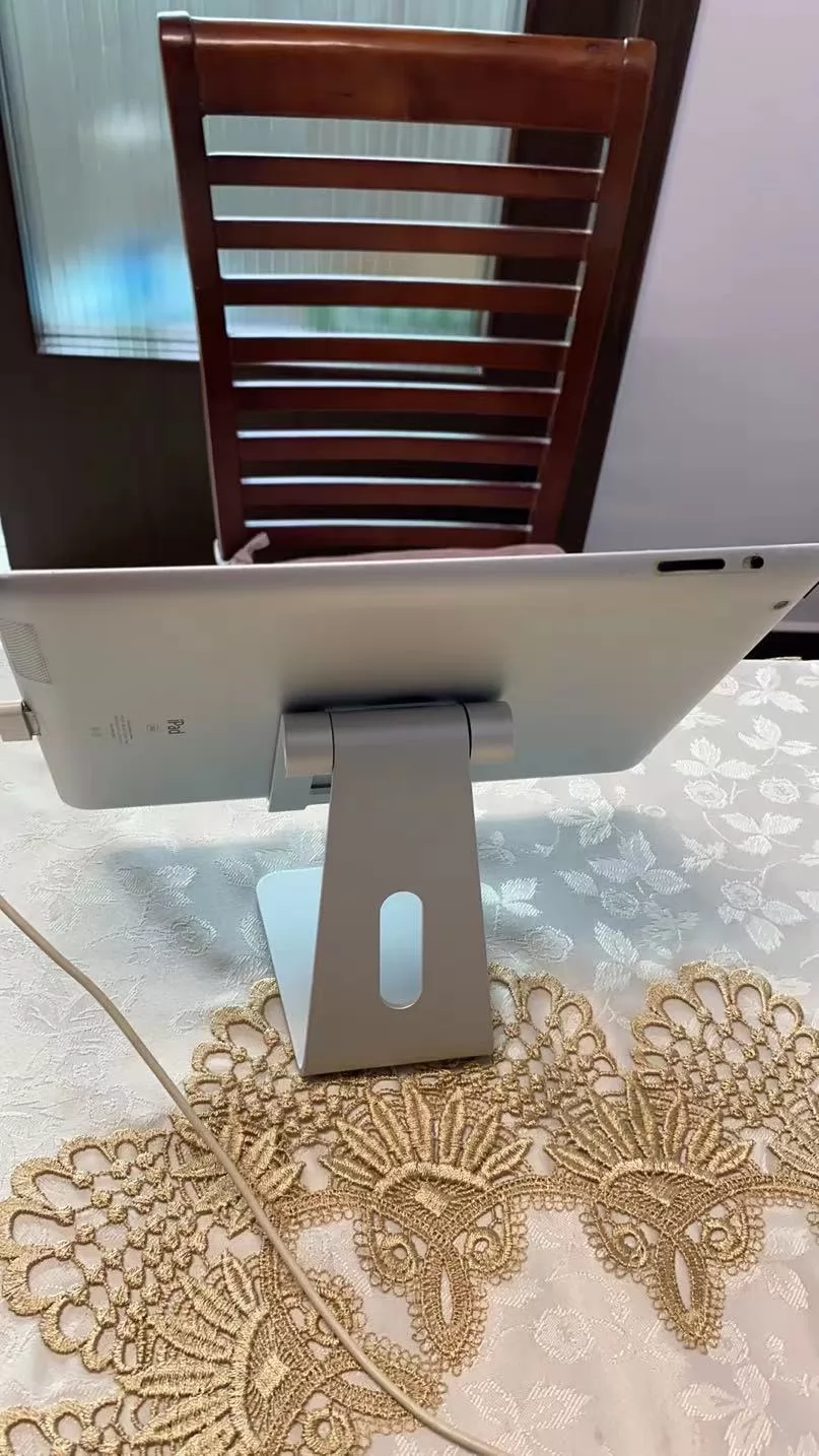Giá đỡ điện thoại kiêm đỡ máy tính bảng trên bàn làm việc