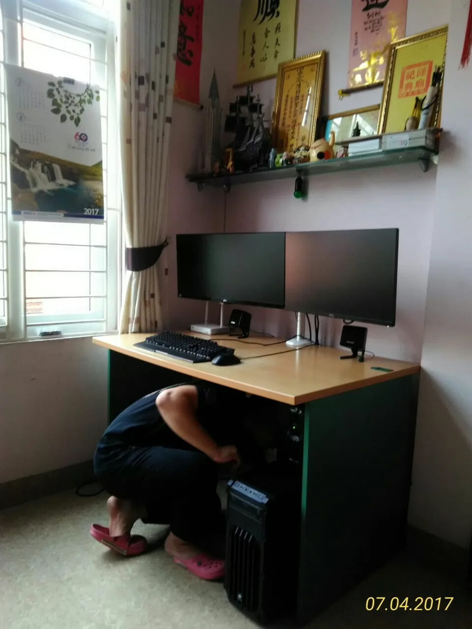 Giá đỡ 02 màn hình LCD trên bàn làm việc loại tay dài 2 khuỷu BK-4S