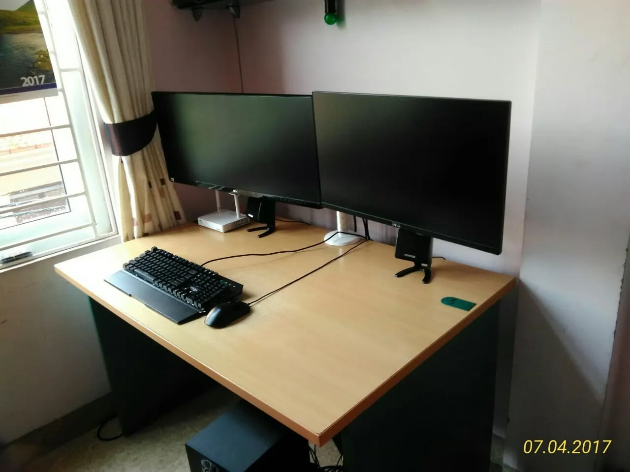 Giá đỡ 02 màn hình LCD trên bàn làm việc loại tay dài 2 khuỷu BK-4S