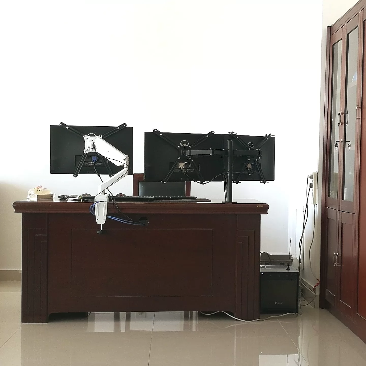 Hình ảnh thực tế giá đỡ 2 màn hình ST2